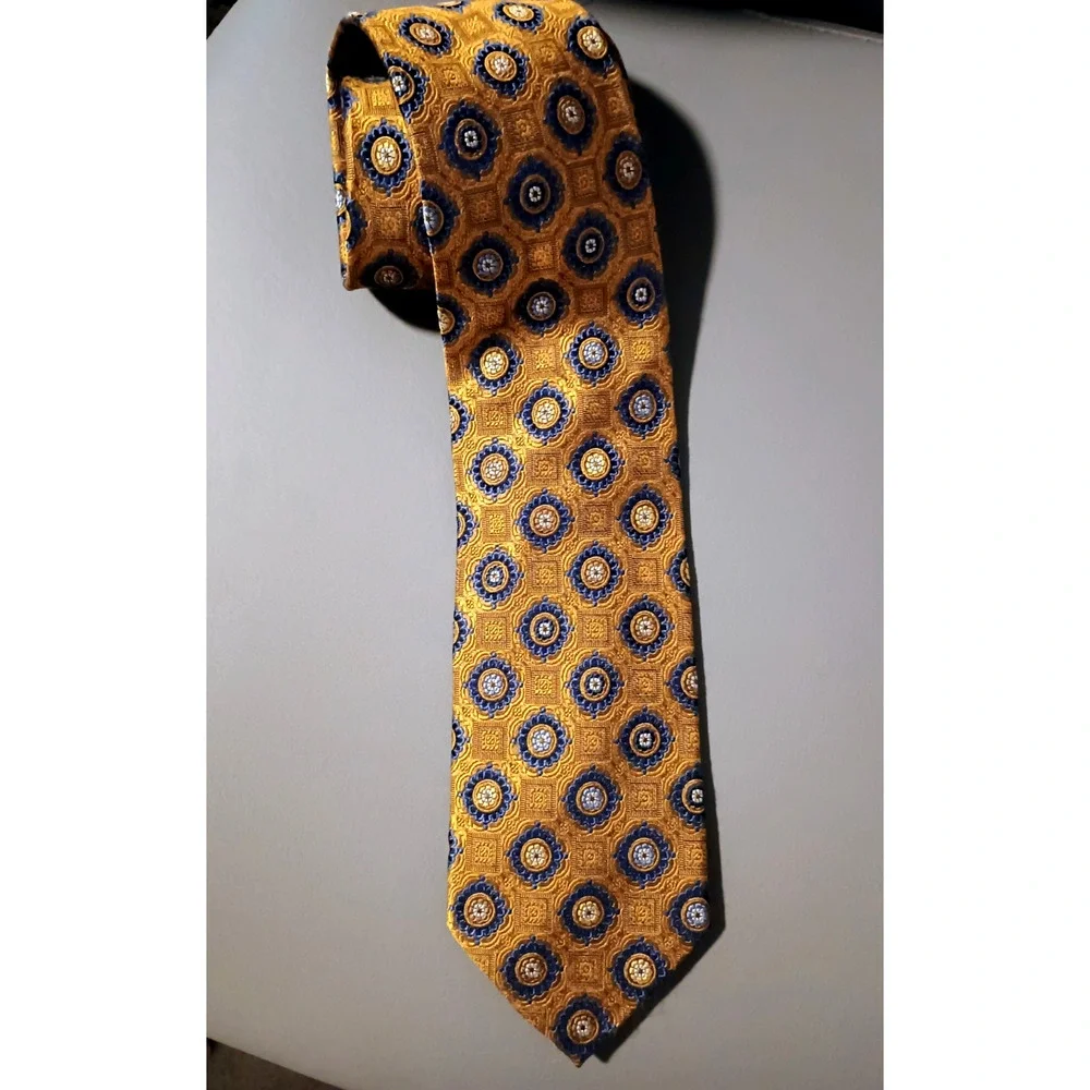Bruno Piattelli Gold & Blue Medallion 100% Silk Hand Made Tie Italy 57.5